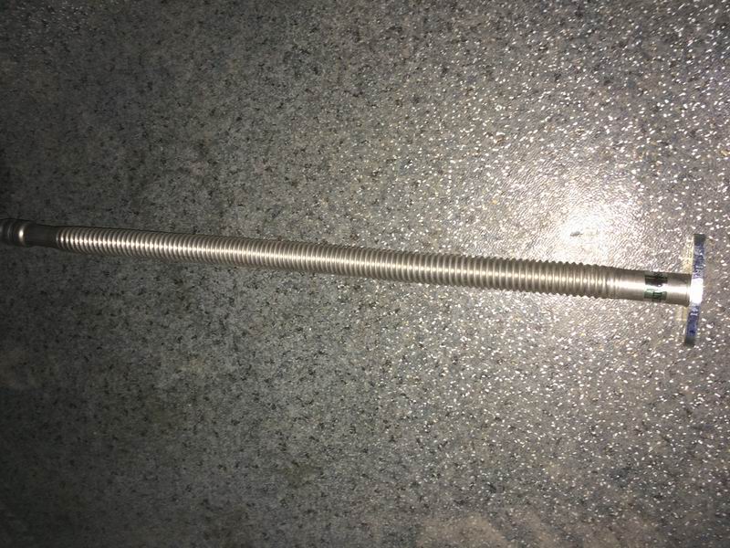 Supercharger oil return pipe