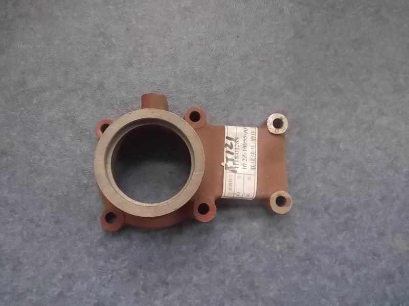 Connecting flange-supercharger exhaust pipe