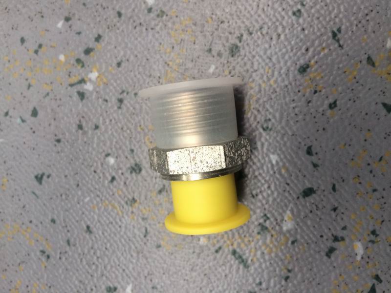 Соединитель впускной трубы воды нагнетателя; конец нагнетателя