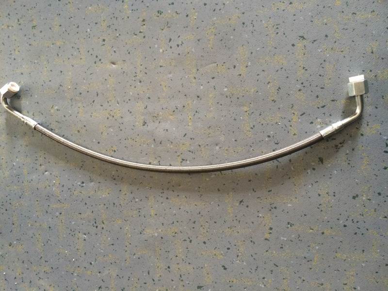 Supercharger oil inlet pipe