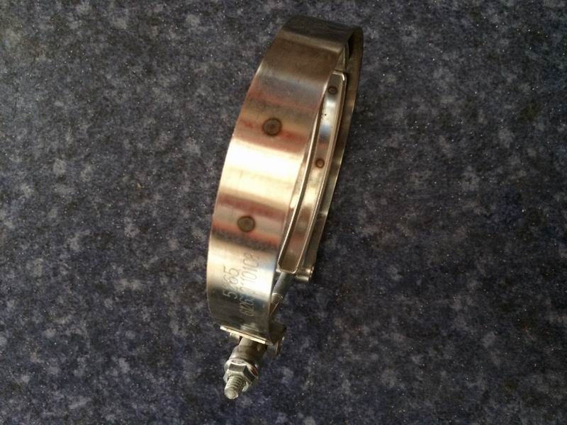 Supercharger air outlet connection pipe clamp-1