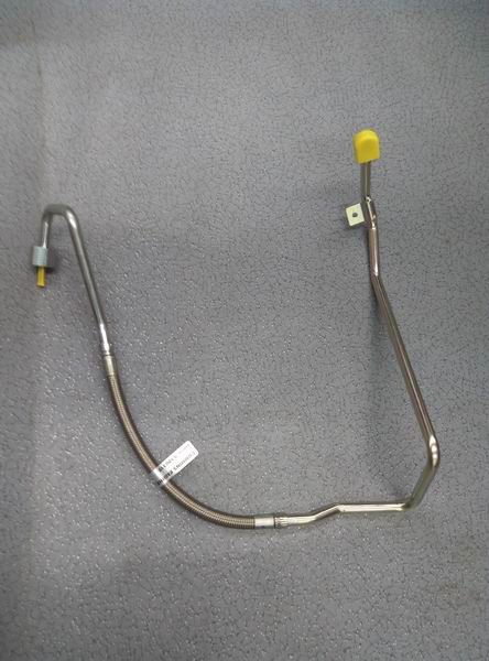 Supercharger oil inlet pipe