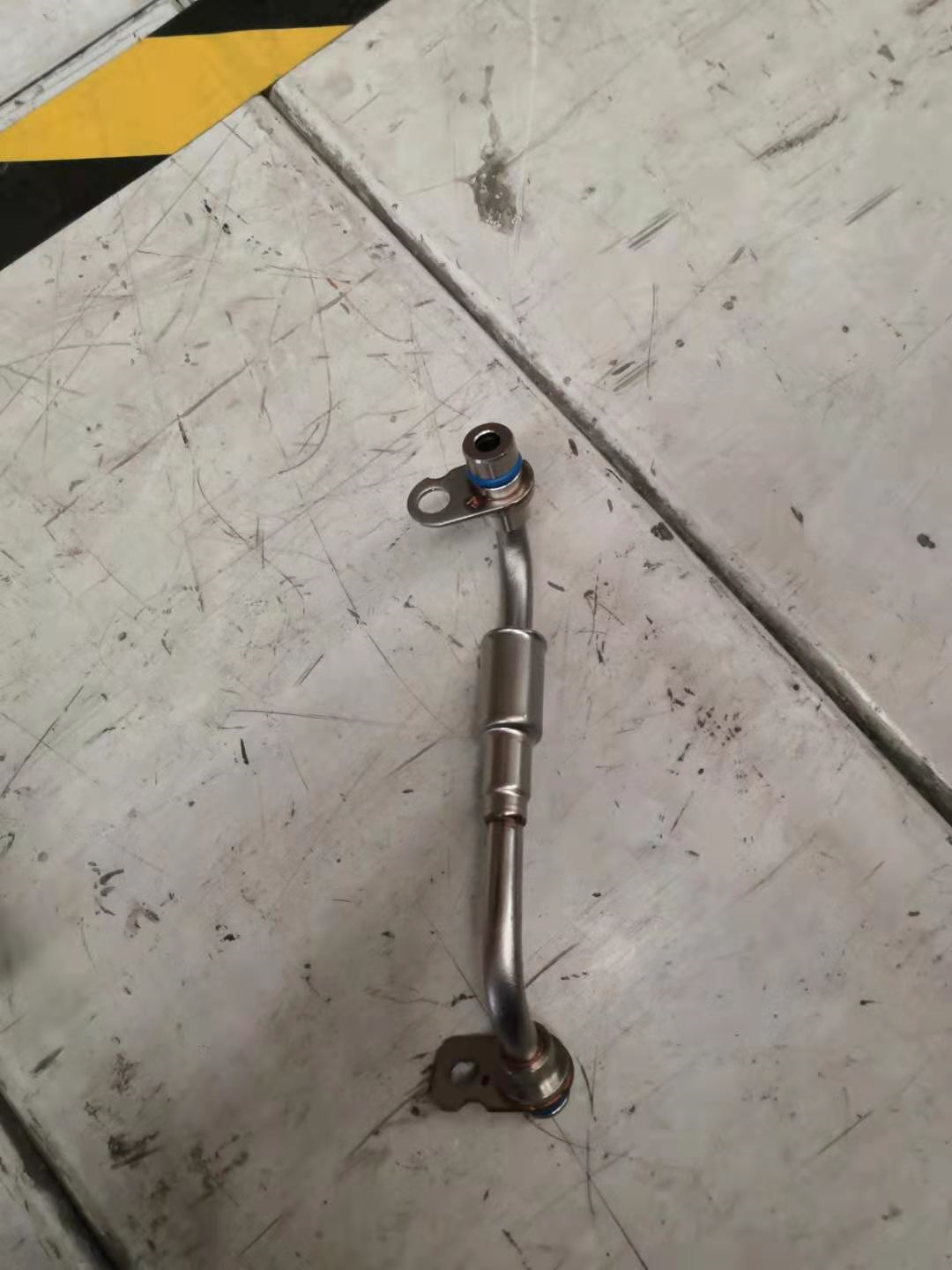 Supercharger return pipe; left