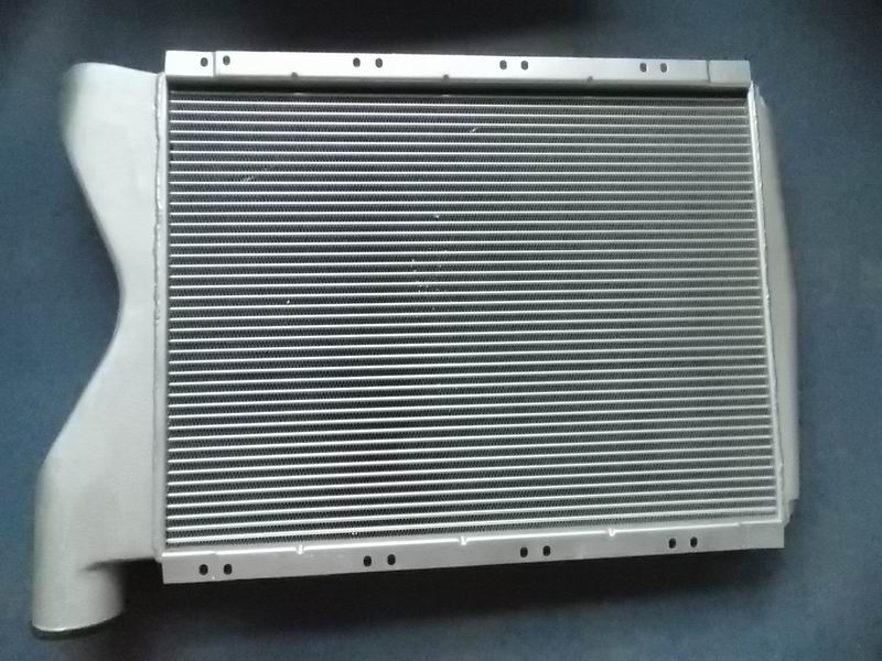 Intercooler assembly, upper and lower layout of air chamber, ZLQ2-1