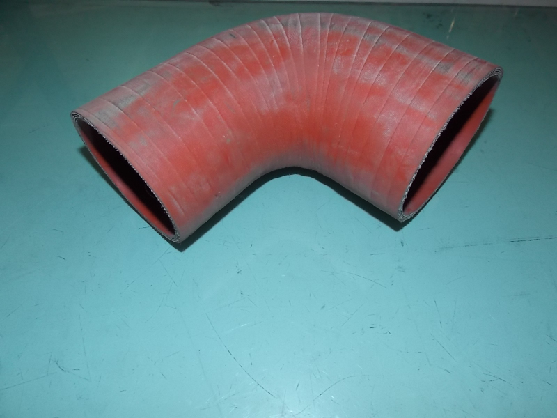 Угловой шланг, Φ 80- Ф 90 , 140 / 120 , кремний-1