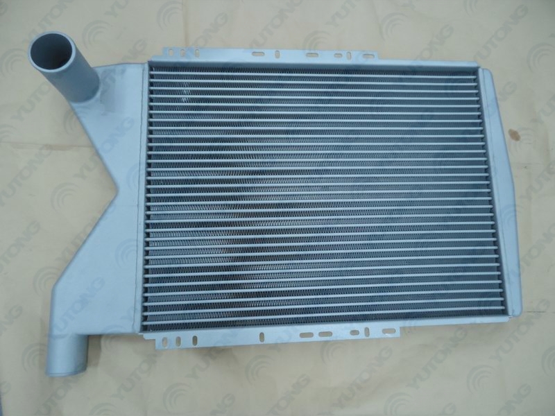 Intercooler assembly, upper and lower layout of air chamber, ZLQ2