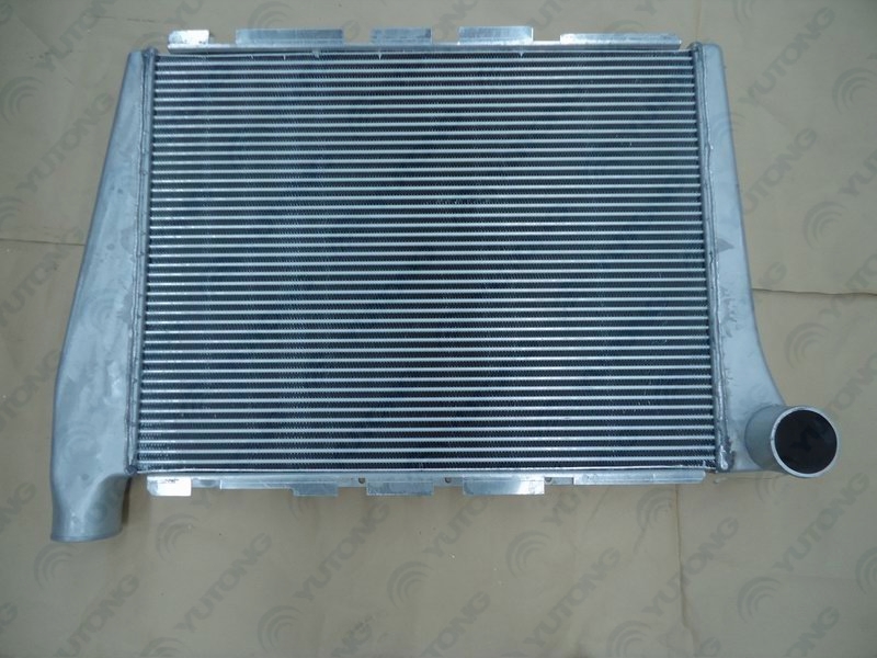 Intercooler assembly, upper and lower layout of air chamber, ZLQ2-1