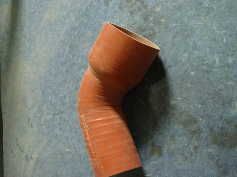 Выпускной патрубок интеркулера