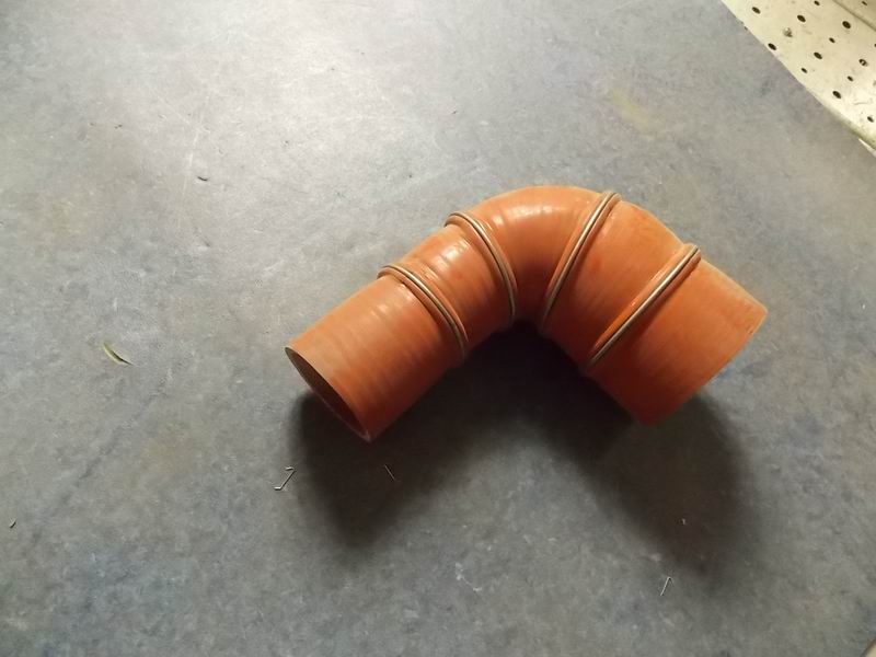 Right angle hose, Φ70-Φ101, 200/150, silicon-1