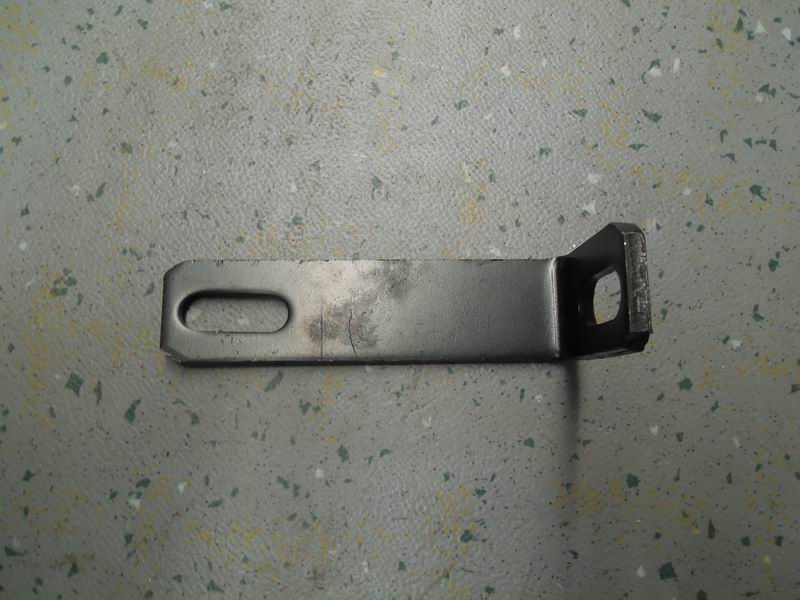 Intercooler air intake pipe fixing bracket-1
