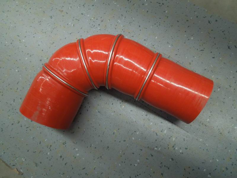 Угловой шланг, Φ 76- Ф 89 , 240 / 150 , кремний