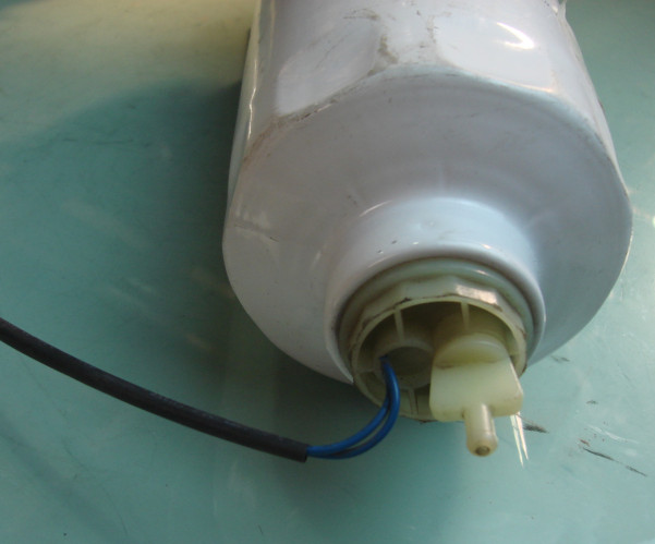 Fuel crude filter assembly