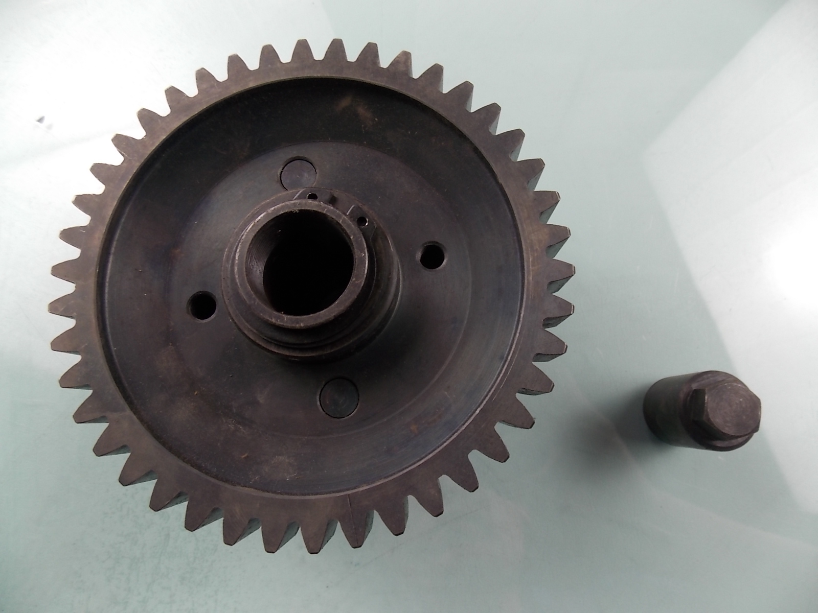 Fuel injection pump advancer-1