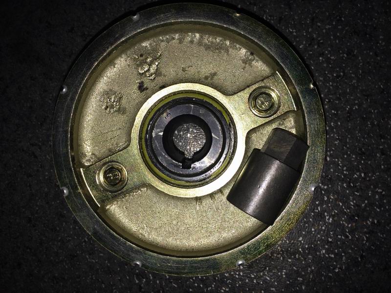 Fuel injection pump advancer-1
