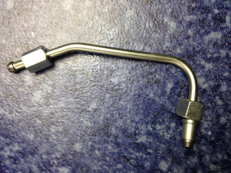 Three-cylinder high-pressure oil pipe assembly