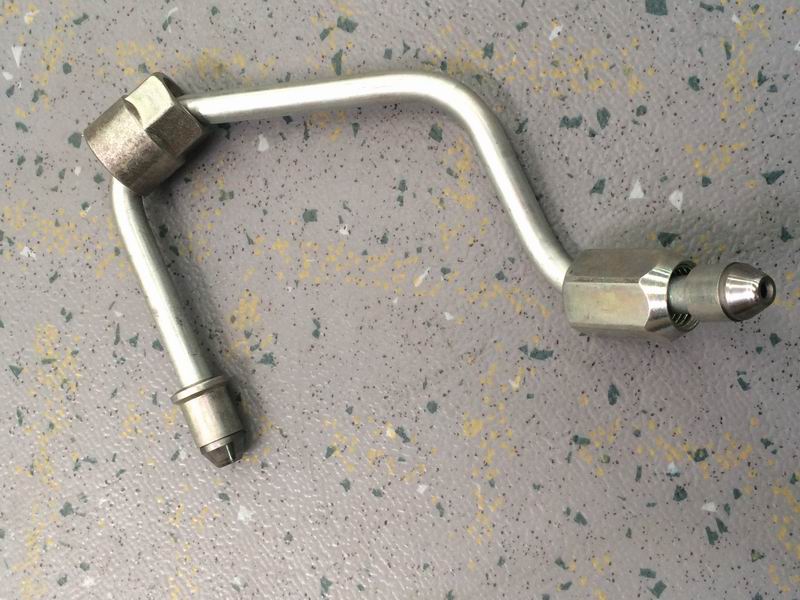 High pressure oil pipe; 2/3 cylinder