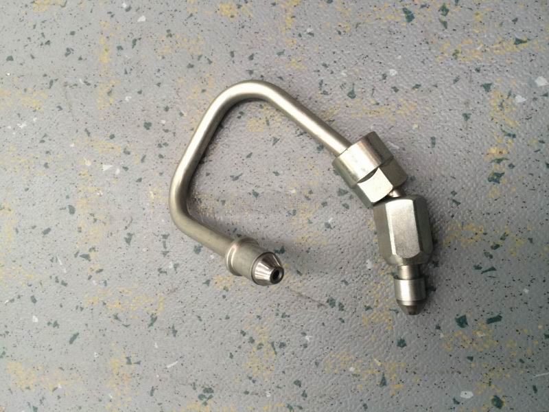 High pressure oil pipe; 2 cylinders