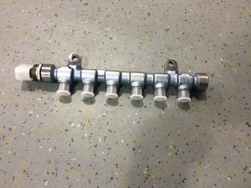 Fuel common rail pipe