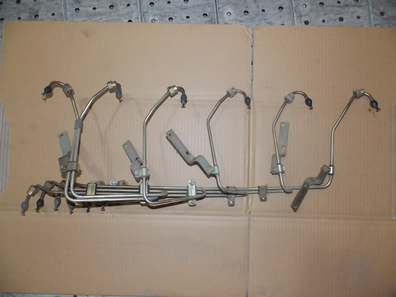 Маслопровод высокого давления; один комплект всей машины; в том числе 6 шт.