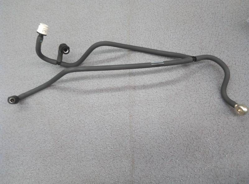 Возвратная трубка топлива