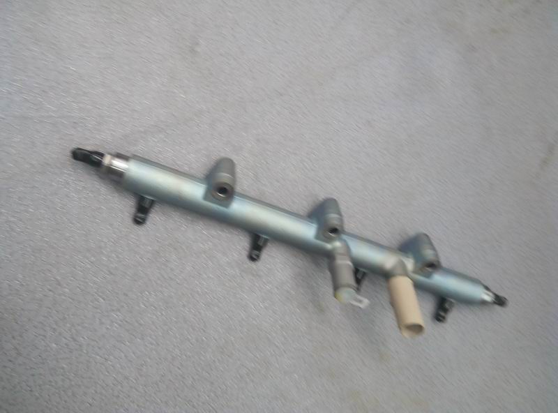 Fuel common rail pipe
