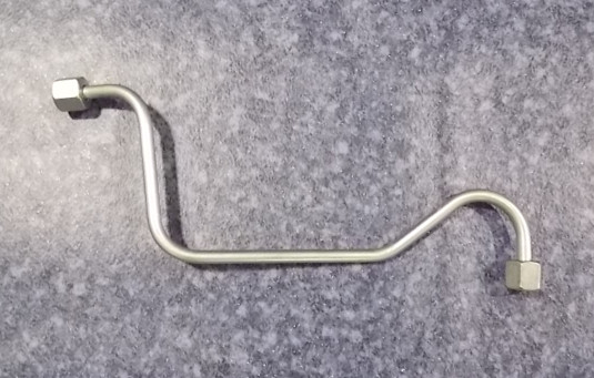 High pressure oil inlet pipe (outside the cylinder head)