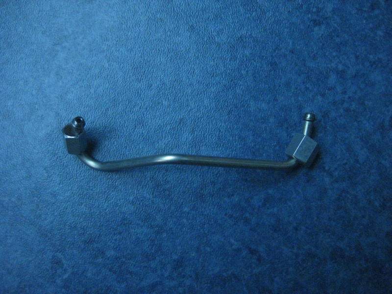 High pressure oil pipe; one cylinder