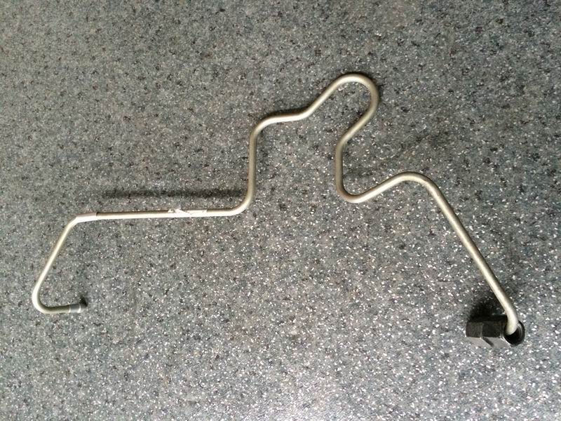 High pressure oil pipe