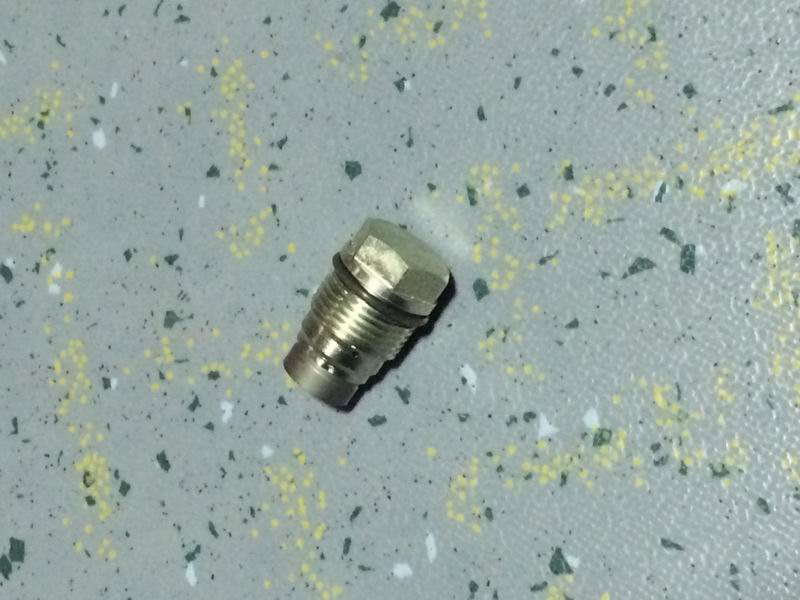 Common rail pipe pressure reducing valve