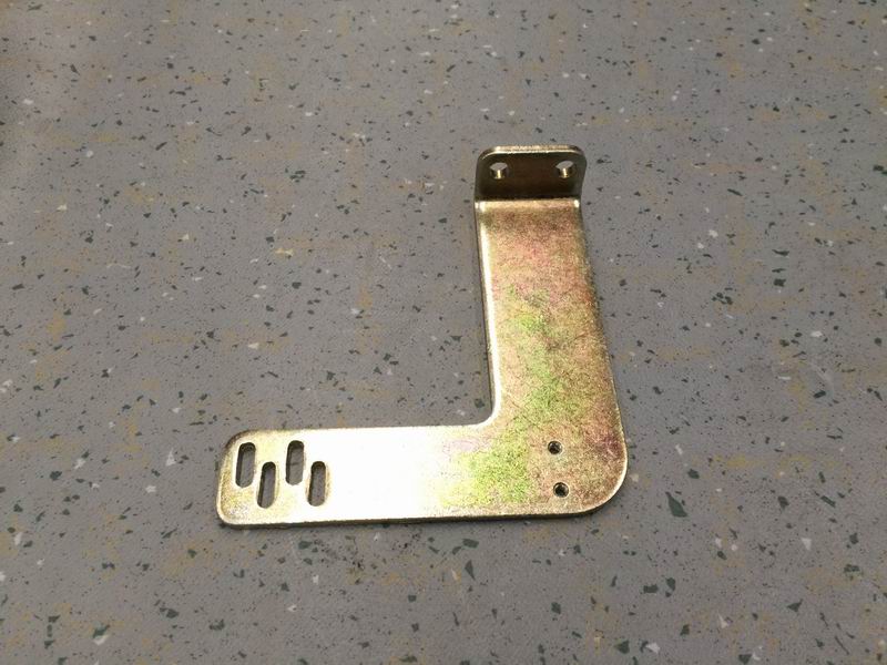 Idle lifting device bracket