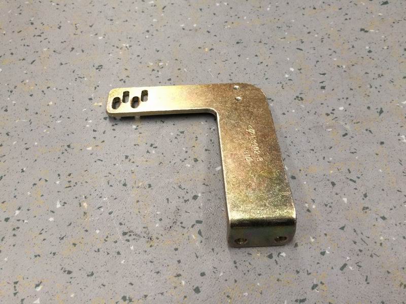 Idle lifting device bracket-1
