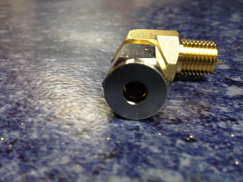 NPT1/4-φ6 90° card socket connector-2