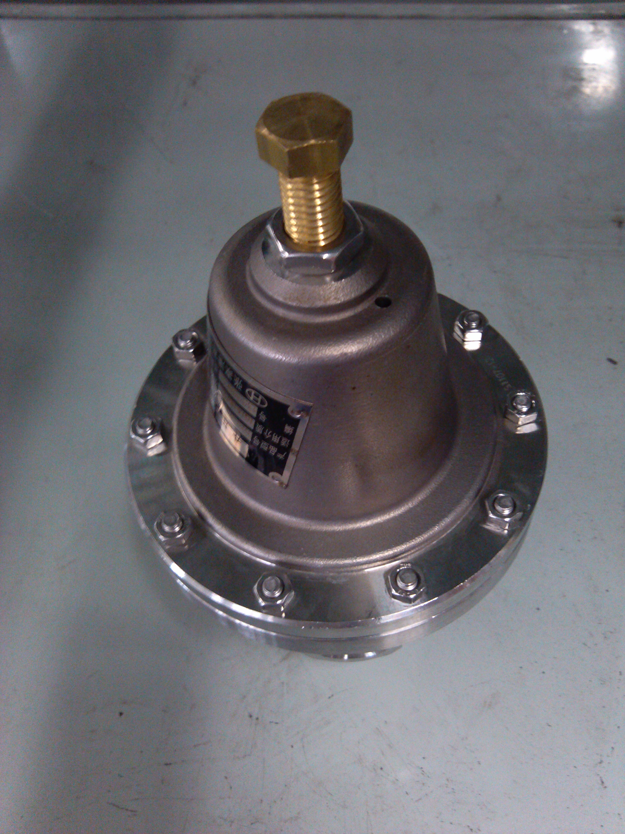 Регулятор напряжения-1