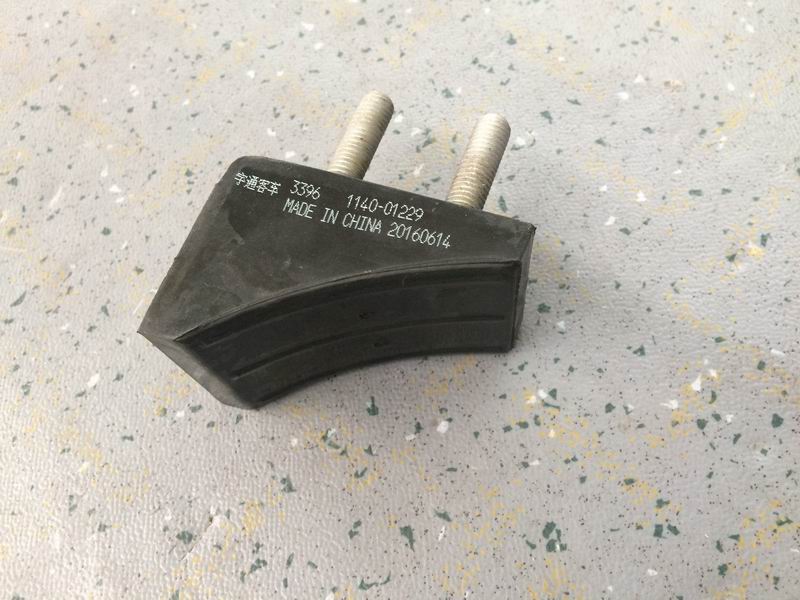 Gas cylinder block (340, bolt lengthening)