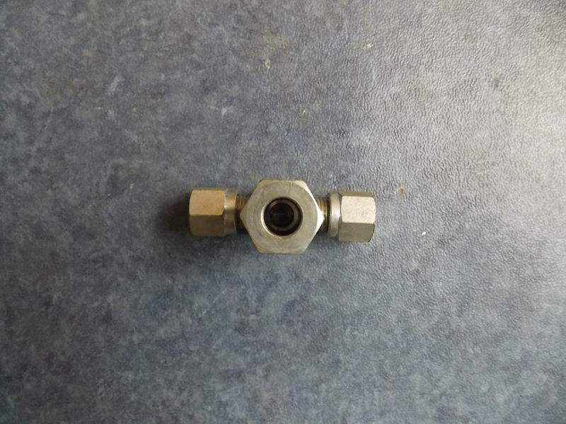 Lan Biao 1133320 tee connector, Φ8-Φ12-Φ8-1