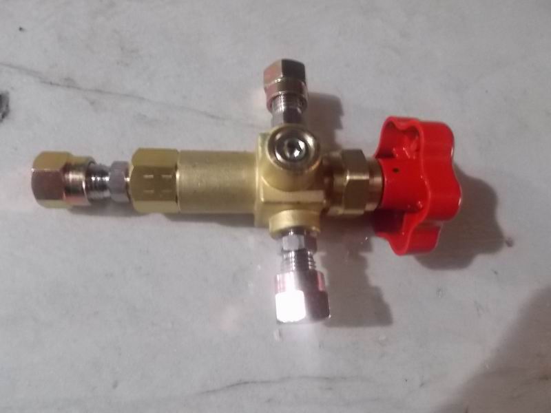 Manual overcurrent protection valve ∮8 (handwheel)