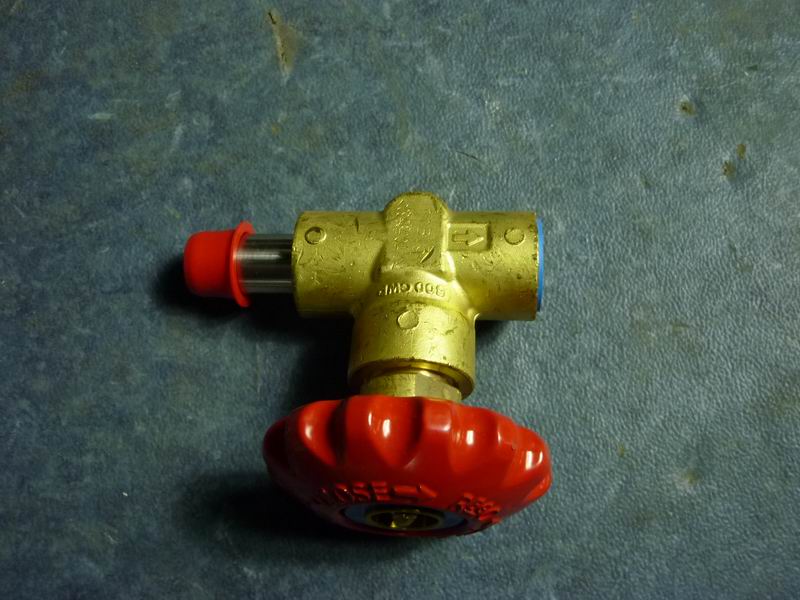 Liquid outlet shut-off valve (air supply circuit liquid outlet)