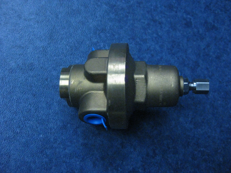 Pressure boost valve (self-pressure boost circuit)