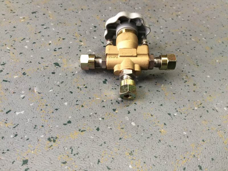 High pressure shut-off valve φ8; 3 interfaces-2