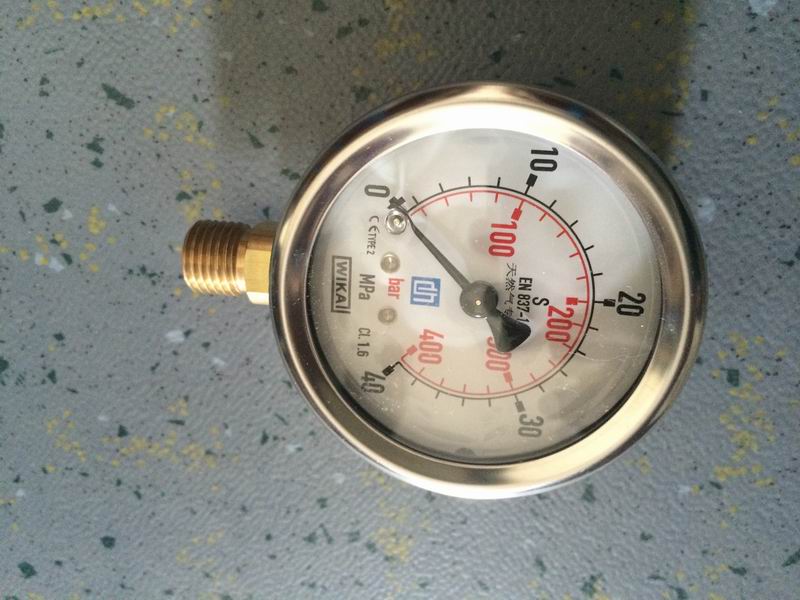 Виброустойчивый манометр YN 60