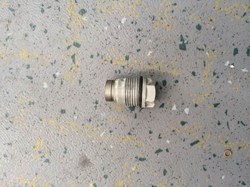 Редукционный клапан давления масла в трубопроводе Common Rail; можно заменить на 1128-00356