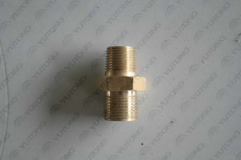 Pressure reducer air outlet connector