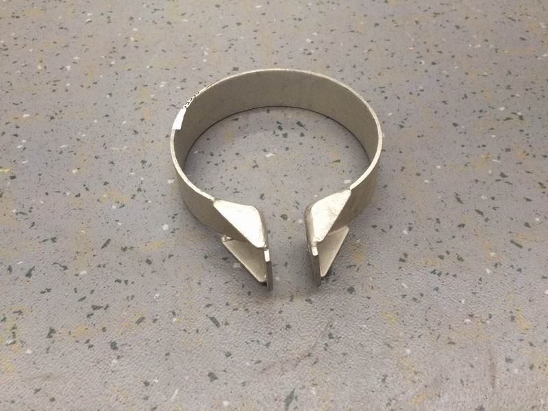 Хомут для крепления охлаждающей трубы, круглый, Φ 120 , без ремня с подушками