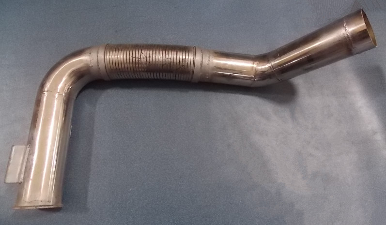 D Впускная трубка глушителя