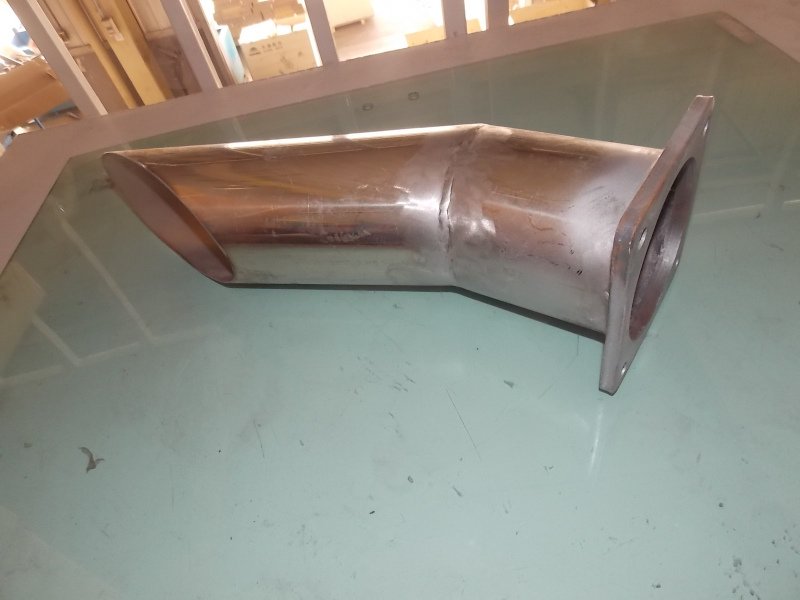 D Выхлопная труба