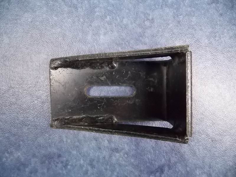 Exhaust pipe bracket, L-shaped, 5mm, with reinforced ribs