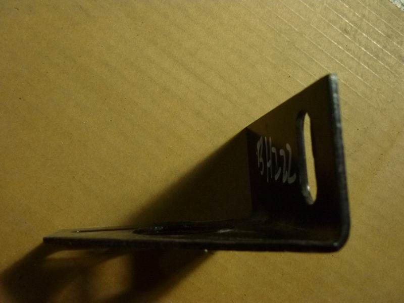 Кронштейн крепления выхлопной трубы-1