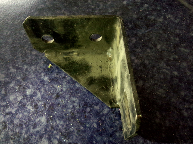 Exhaust pipe bracket, L-shaped, 4mm, with reinforced ribs