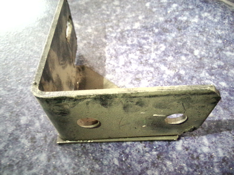 Exhaust pipe bracket, L-shaped, 4mm, with reinforced ribs-1