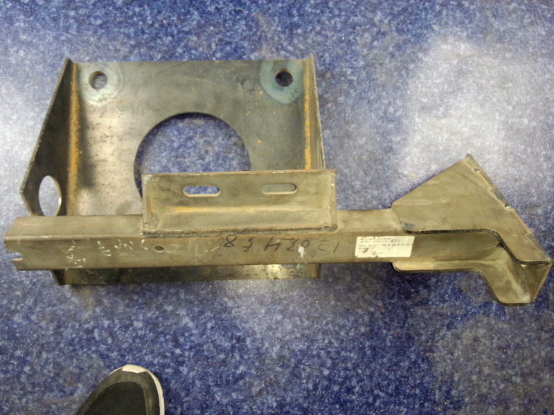 Silencer fixing bracket (process 20)